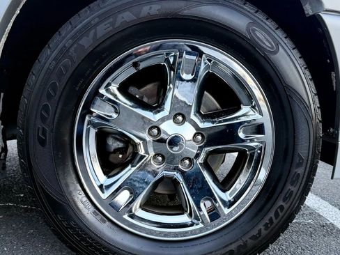 Used 2011 Dodge Nitro SXT image 48