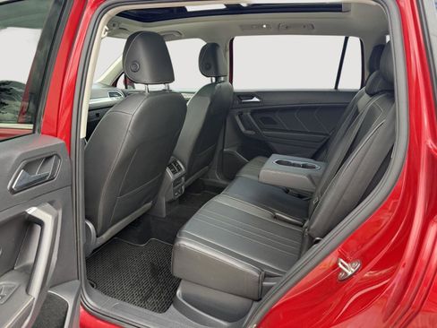 Used 2022 Volkswagen Tiguan SE w/ Panoramic Sunroof Package AWD/4WD image 20