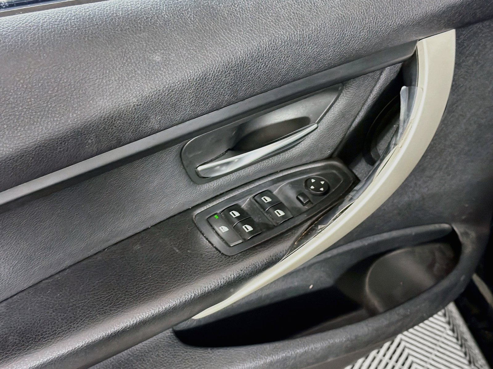 Used 2014 BMW 320i Sedan RWD image 18