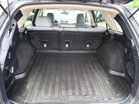 Used 2018 Subaru Outback 2.5i Limited AWD/4WD image 22