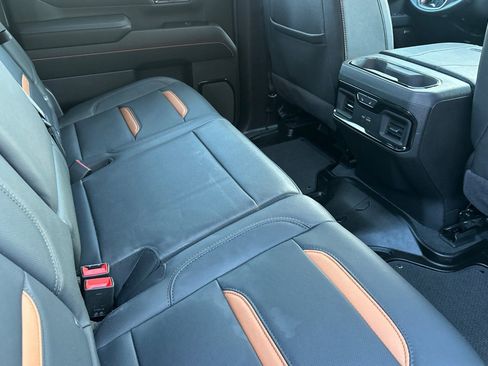 Used 2025 GMC Sierra 2500 AT4 w/ AT4 Premium Plus Package AWD/4WD image 17