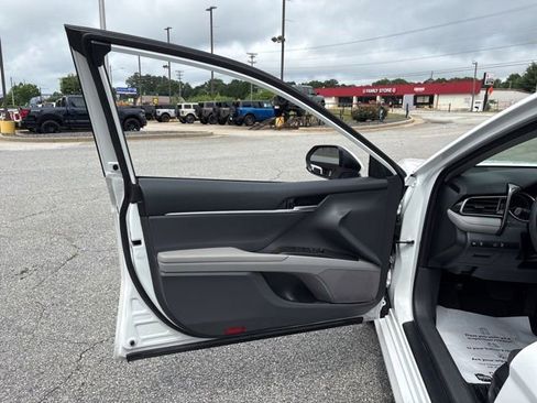 Used 2023 Toyota Camry LE FWD image 10
