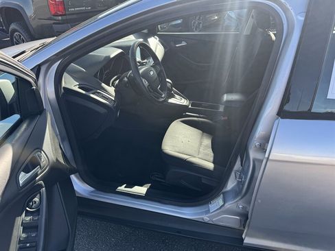 Used 2018 Ford Focus SEL w/ Cold Weather Package image 12