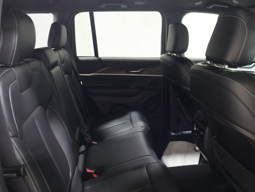 New 2027 Jeep Grand Cherokee Limited AWD/4WD image 13