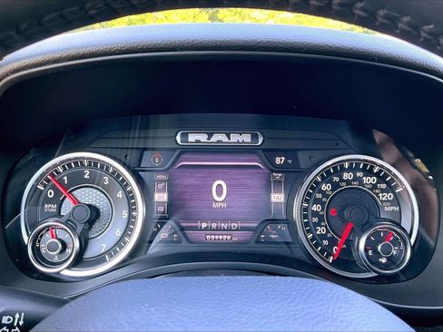 Used 2023 RAM 1500 Big Horn AWD/4WD image 9