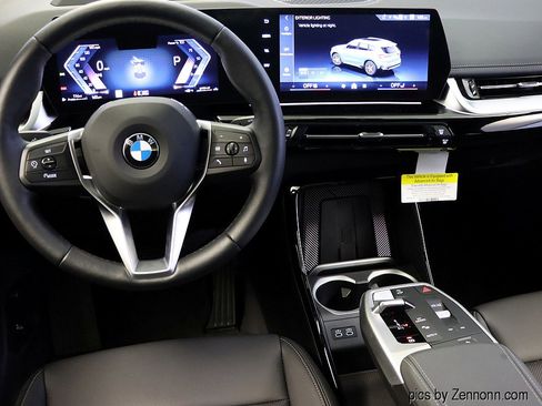 Used 2025 BMW X1 xDrive28i w/ Technology Package image 15
