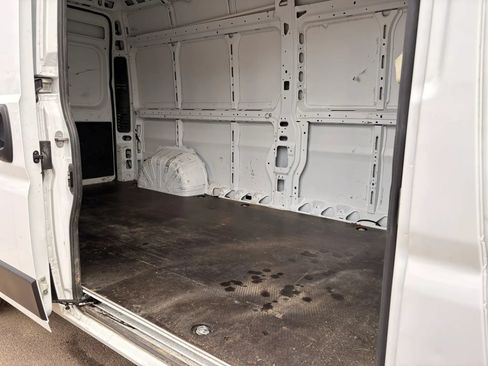 Used 2023 RAM ProMaster 3500 w/ Premium Appearance Group FWD image 9