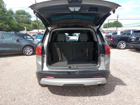 Used 2019 GMC Acadia SLT FWD image 13