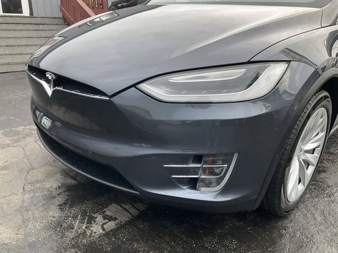 Used 2017 Tesla Model X 75D image 92