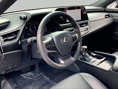 Certified 2024 Lexus ES 350 w/ Premium Package FWD image 18