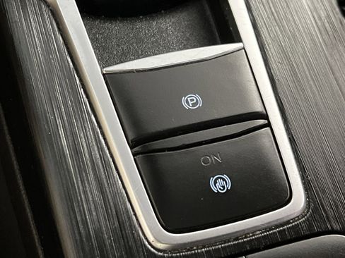 Used 2024 Ford Escape Active image 32