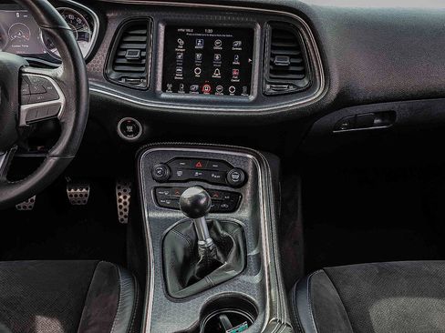 Used 2016 Dodge Challenger R/T Scat Pack w/ Leather Interior Group image 12