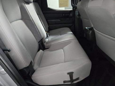 Used 2024 Toyota Tacoma SR5 AWD/4WD image 15