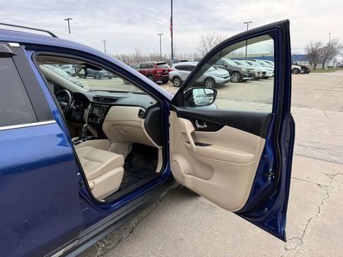Used 2018 Nissan Rogue SL w/ Premium Package image 25