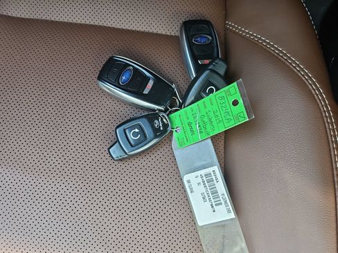 Used 2019 Subaru Outback 3.6R Touring AWD/4WD image 19