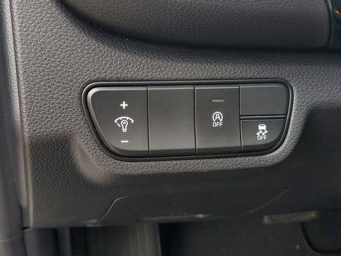 Used 2025 Kia Seltos S FWD image 14