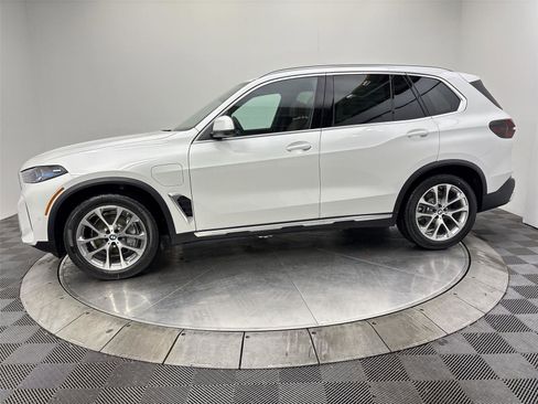 New 2026 BMW X5 xDrive50e w/ Climate Comfort Package image 16