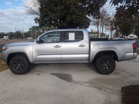 Certified 2023 Toyota Tacoma SR5 image 7