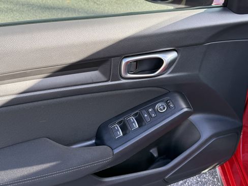 Used 2023 Honda Civic Sport image 12