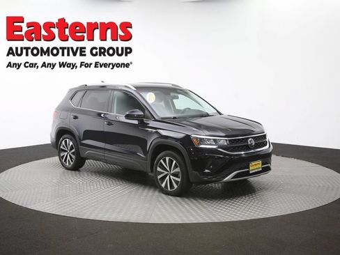 Used 2022 Volkswagen Taos SE AWD/4WD image 45
