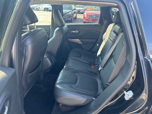 Used 2017 Jeep Cherokee Limited AWD/4WD image 10