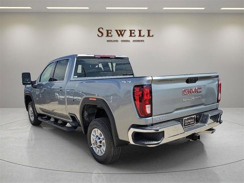Used 2025 GMC Sierra 2500 SLE w/ SLE Value Package; image 3