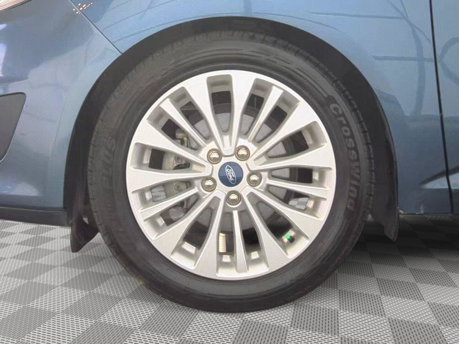 Used 2018 Ford C-MAX SE w/ Equipment Group 201A FWD image 11