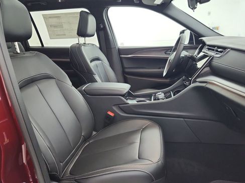 New 2025 Jeep Grand Cherokee L Limited image 33