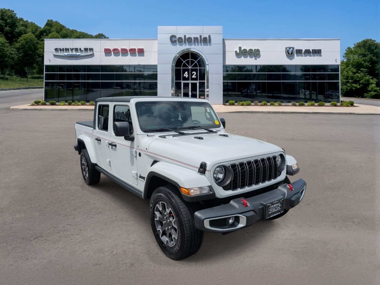 Used 2024 Jeep Gladiator Sport AWD/4WD image 8