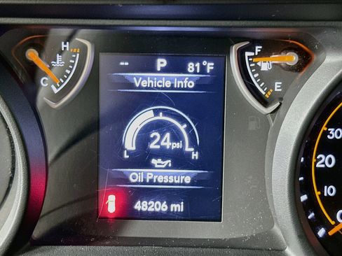 Used 2025 Jeep Wrangler Unlimited Sport AWD/4WD image 18
