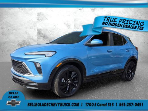Certified 2025 Buick Encore GX Sport Touring w/ Comfort Package FWD image 1