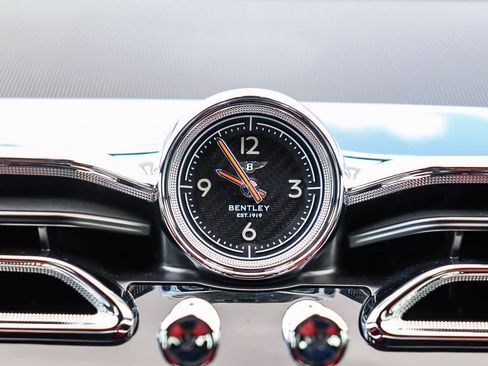 Used 2021 Bentley Bentayga image 20