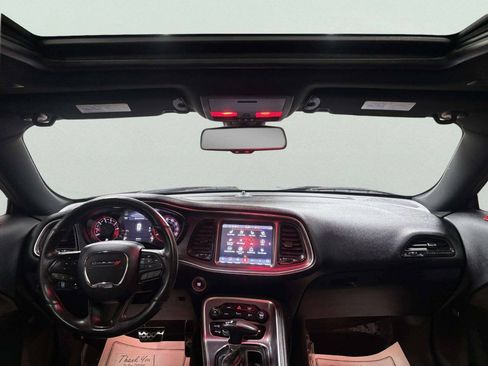 Used 2018 Dodge Challenger SXT Plus RWD image 21