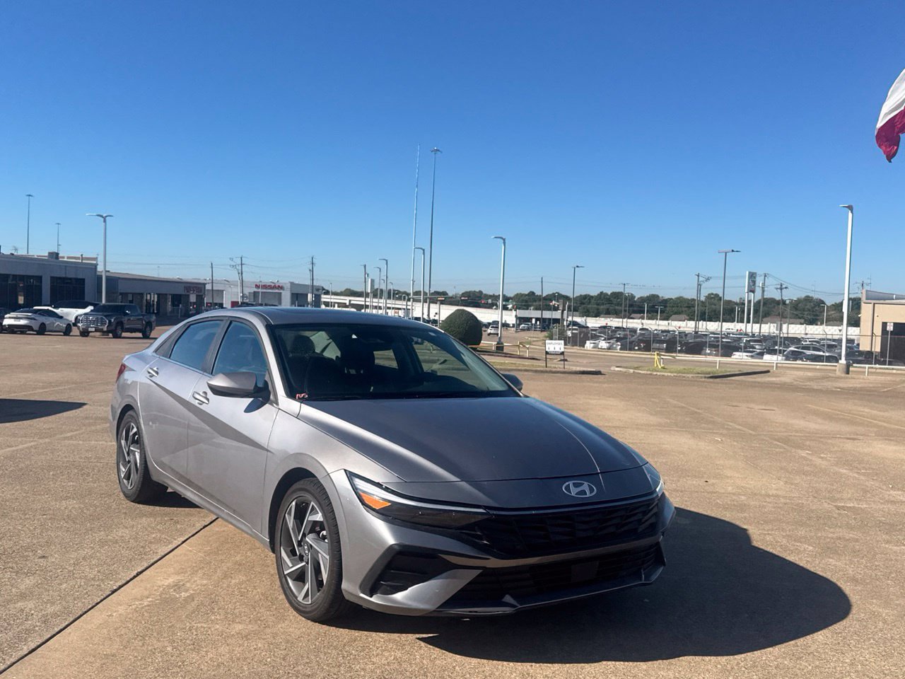 Used 2025 Hyundai Elantra SEL FWD image 3