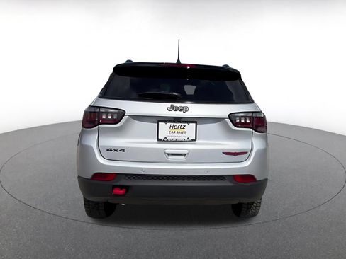 Used 2025 Jeep Compass Trailhawk AWD/4WD image 12