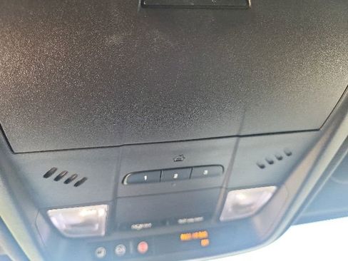 Used 2019 Cadillac XT5 FWD image 32