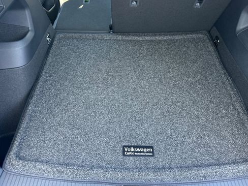 New 2026 Volkswagen Tiguan SE R-Line FWD image 13