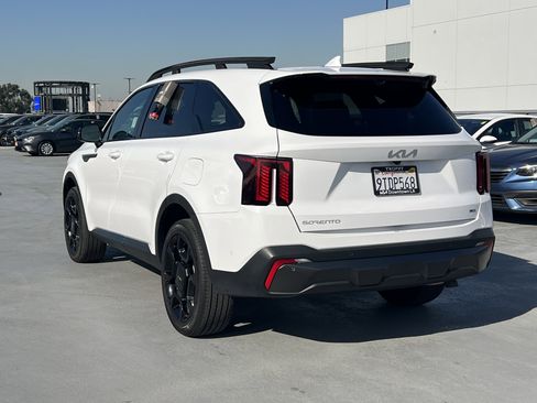 Certified 2024 Kia Sorento SX Prestige image 4