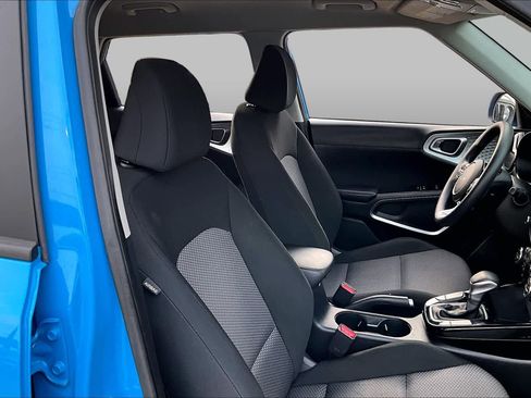 Used 2024 Kia Soul S FWD image 9