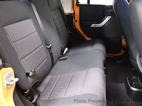 Used 2012 Jeep Wrangler Unlimited Sahara image 18
