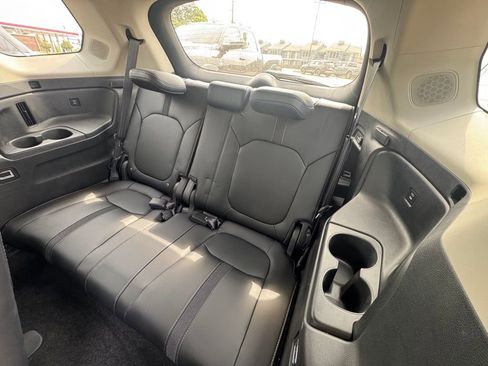 Used 2024 Honda Pilot Touring image 29