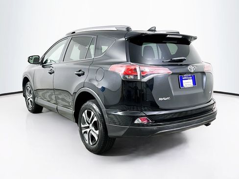 Used 2017 Toyota RAV4 LE FWD image 6