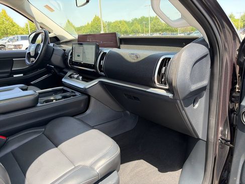 Used 2025 Ford Expedition Max Platinum AWD/4WD image 11