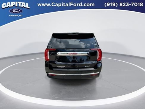 Used 2023 GMC Yukon XL SLT w/ SLT Premium Package AWD/4WD image 7