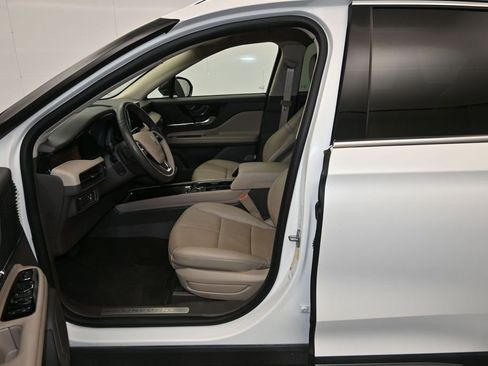 Used 2022 Lincoln Corsair Reserve w/ Elements Package FWD image 20