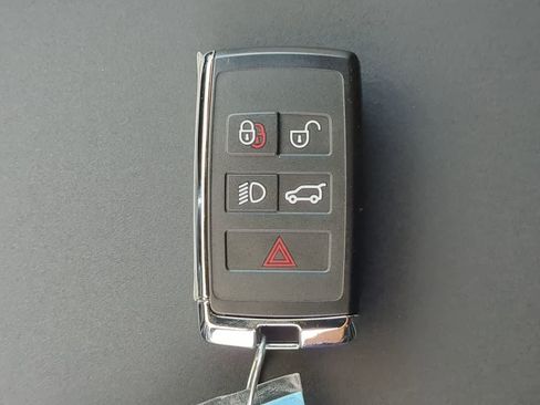 New 2026 Land Rover Discovery Sport Landmark image 38