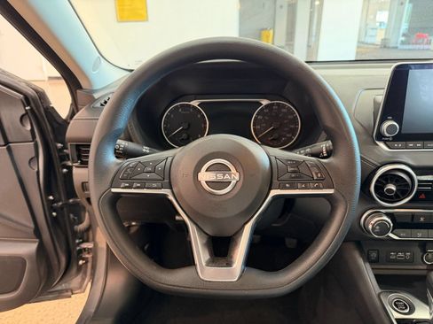 Used 2025 Nissan Sentra SV FWD image 27