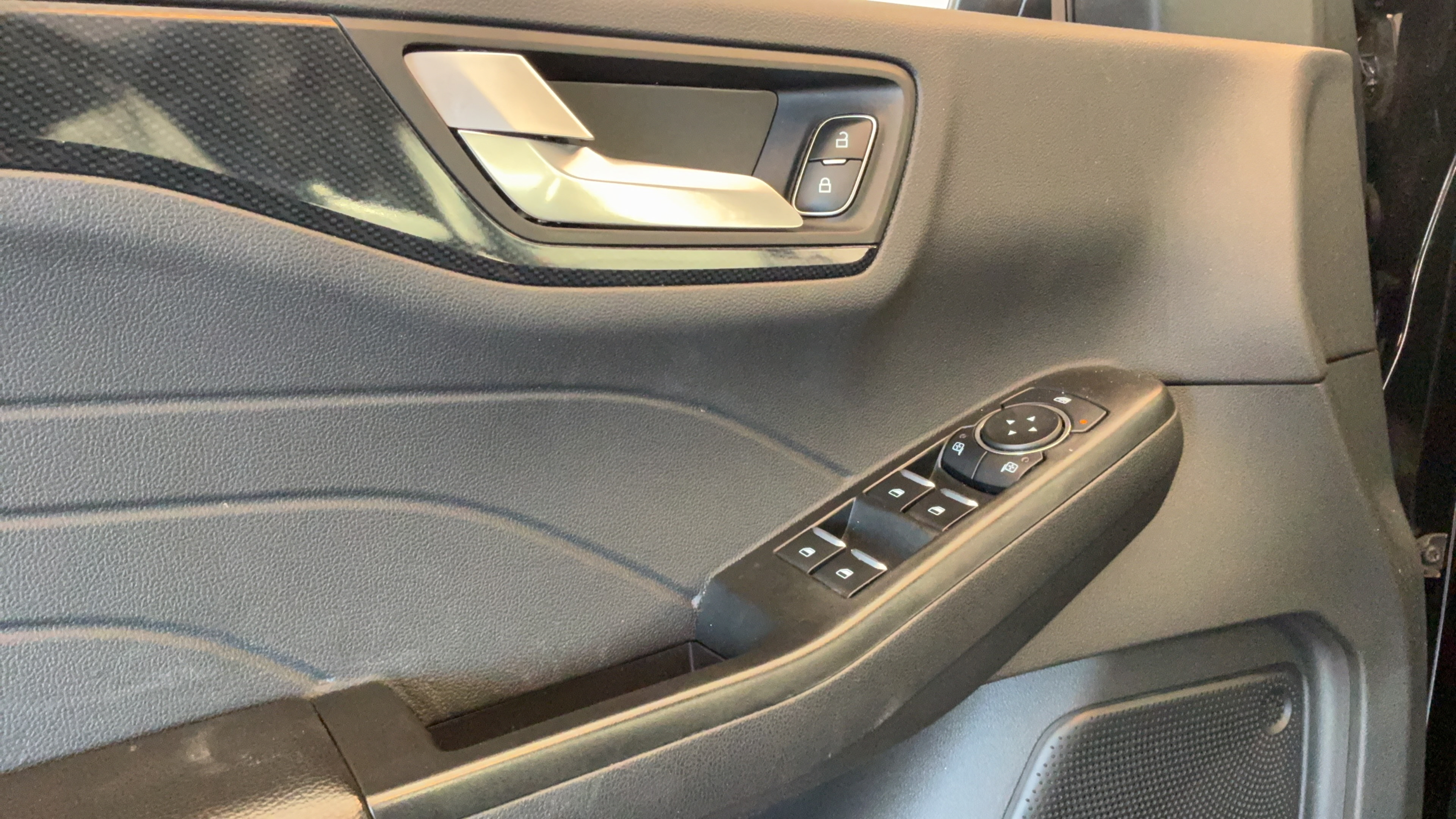 Used 2025 Ford Escape ST-Line Select AWD/4WD image 23