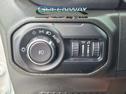 Used 2022 Jeep Wrangler Unlimited Sahara AWD/4WD image 20