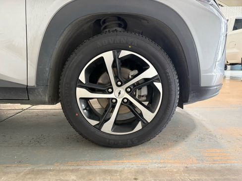 Used 2024 Chevrolet Trax RS FWD image 11